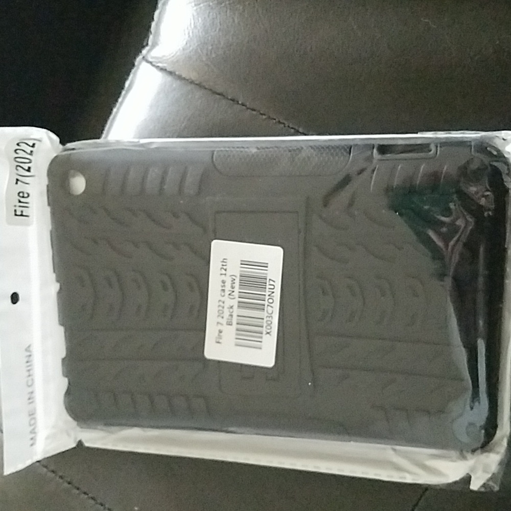 Kindle Fire 7 Black Tablet Textured Tire Tread Case